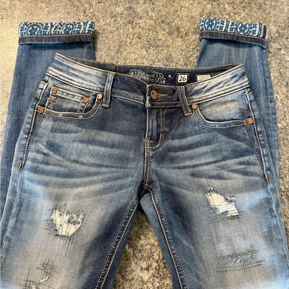 Miss Me Denim - Miss Me Cropped Jeans with Distressed Details